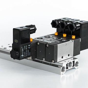 Распределители универсальные с электромагнитным управлением